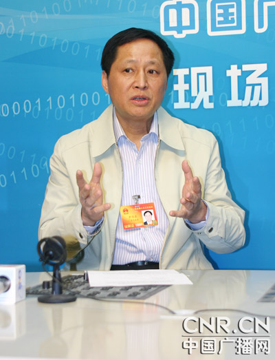 羅偉其做客直播間