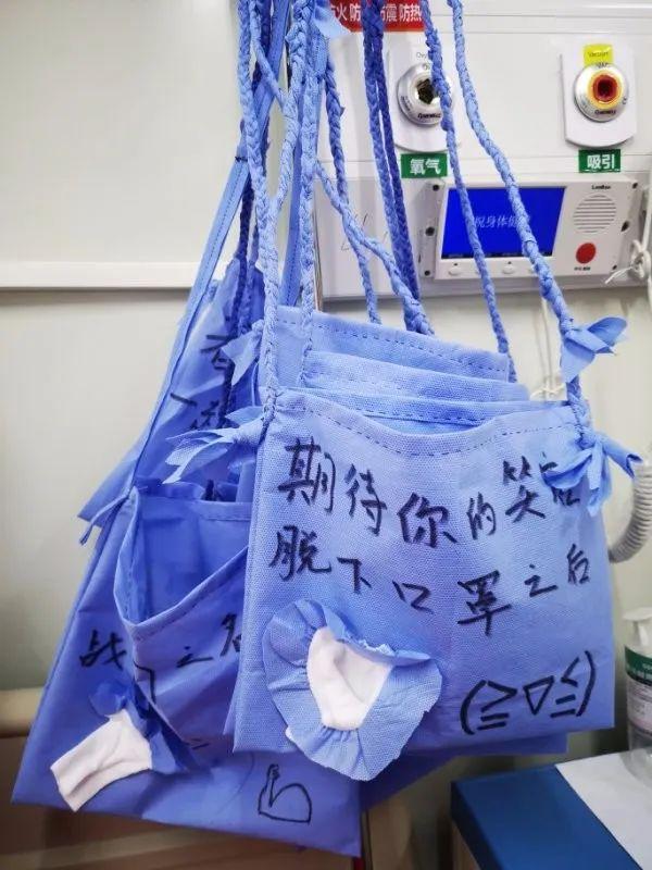 驚喜!火神山女孩與“萌兇”醫生隔空再相見,笑著笑著就哭了→